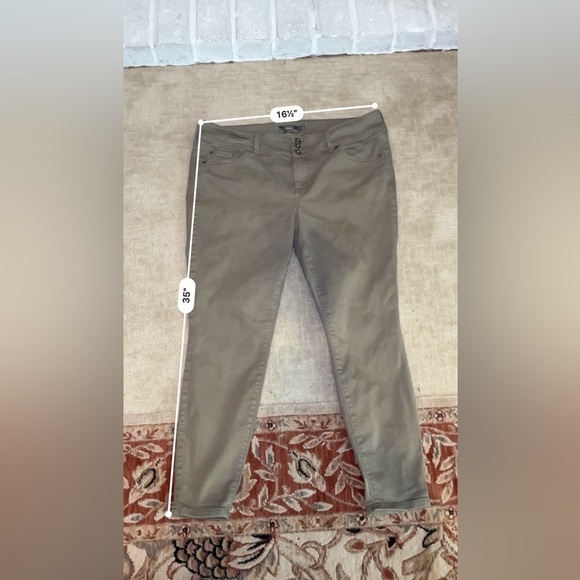 Torrid feel the fit jegging olive green size 18 - Picture 4 of 8